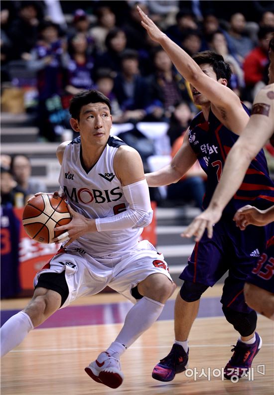 [포토]돌파 시도하는 양동근