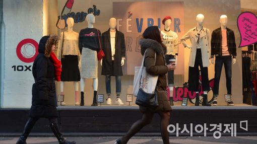 [포토]쇼윈도 속 봄 