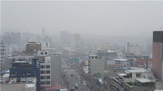 현재 전국 날씨, 서울 눈 펑펑… 경기·충청은 대설특보