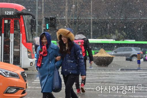 [날씨]서울·경기 오후부터 '눈'…아침 전국 영하권