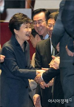 [포토]활짝 웃는 박근혜 대통령