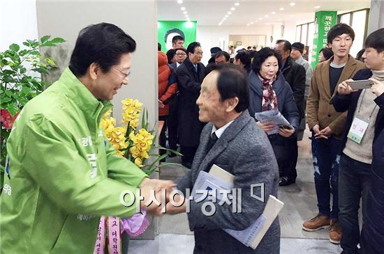 윤봉근 국회의원 예비후보,  “선거사무소 개소식 성황”