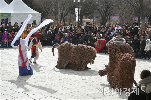 [포토]정월대보름 맞이 북청사자탈춤 공연