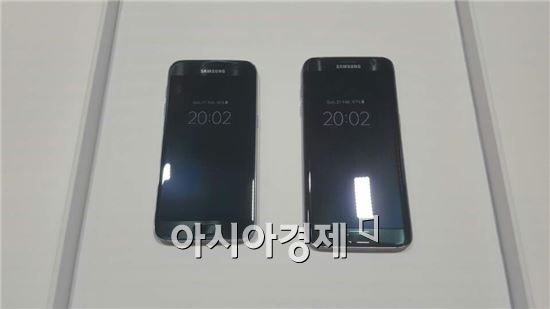 [MWC2016]갤럭시S7 첫 느낌은…"매끈한데?"