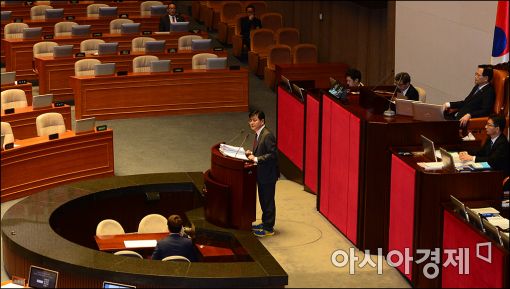 [포토]정의당 박원석, 필리버스터 4번째 토론자