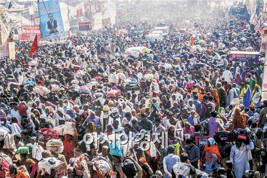 윤상섭 사진작가, ‘MAHA KUMBH 천상재회’거룩한 신과의 만남