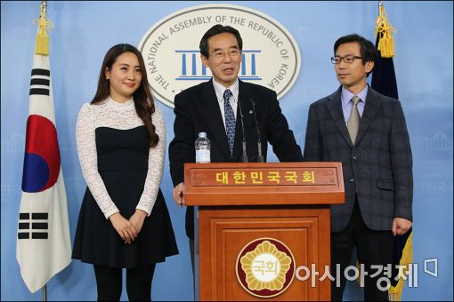 [포토]컷오프 발표한 홍창선 공천관리위원장