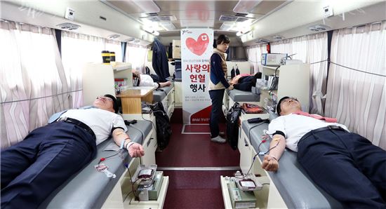 BNK경남銀, '사랑의 헌혈운동' 실시