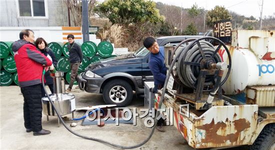 해남군(군수 박철환)은 지난 2월 16일부터 이틀간 한국석유관리원 호남본부와 함께 석유류 공급용 이동판매차량에 대한 합동점검을 실시했다. 
