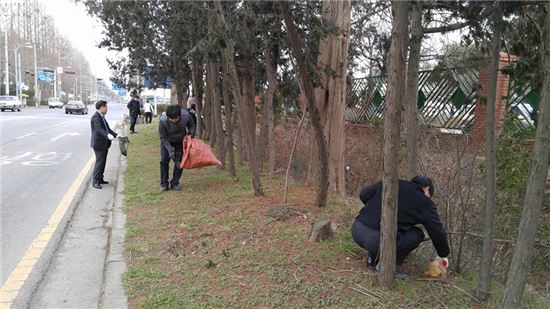 광주공항, 공항로 명품 가로수 길 환경정화 활동