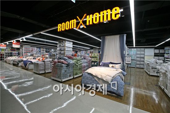 "셀프 홈 인테리어 인기"…롯데마트, 드림룸 대전 열어