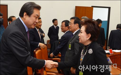 [포토]상인들 만나는 김무성 대표
