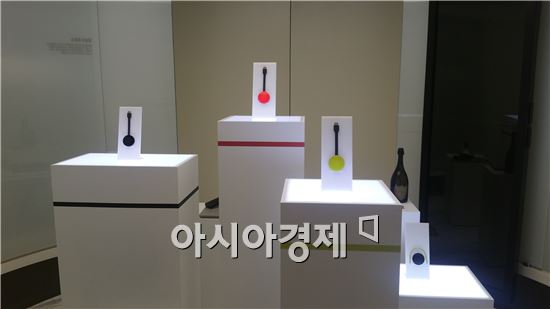 국내에 크롬캐스트 2세대가 출시됐다. 가격은 5만4900원이며 코럴·레모네이드 컬러는 구글 플레이스토어에서만 구입할 수 있다.