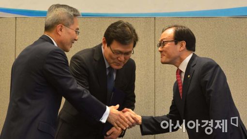 [포토]은행-저축은행-서울보증 손잡고 중금리대출 개발
