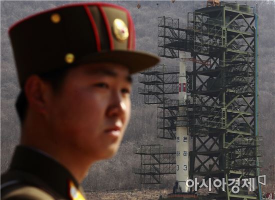 탈북女 "북한 군인들, 열차 정전되면 女승무원 성폭행"