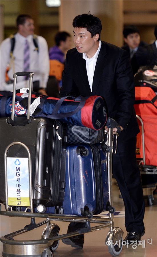 [포토]나지완, '전지훈련 마치고 돌아왔어요'