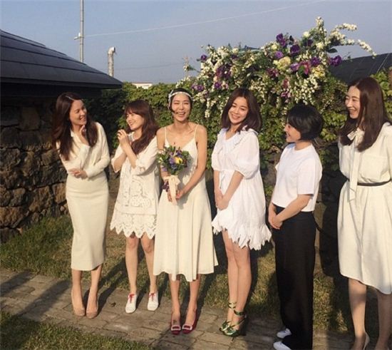 서영희, 과거 김나영 결혼식서 신부보다 화사해…'결혼식 민폐녀' 등극 