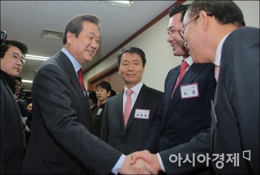 [포토]김무성, "공천면접 받으려 왔습니다"