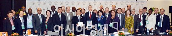 2015광주하계유니버시아드대회 조직위원회(조직위원장 윤장현·김황식)는 지난 3일부터 5일까지 벨기에 브뤼셀에서 열린 녠FISU 집행위원회(Executive Committee)’에 참석해 광주U대회 성공 개최 결과를 공식 보고했다.