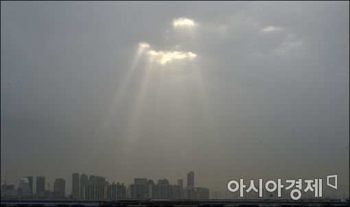 [포토]미세먼지 몰린 서울 하늘