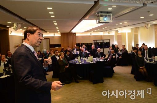 [포토]박원순 시장이 말하는 서울의 민주주의