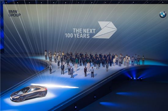 BMW그룹 "미래이동수단은 일상의 모든 영역 연결"…'100주년' 기념행사