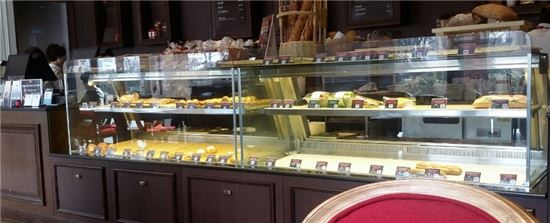 비싸도 물건너 온 빵이면 잘 팔린다…해외 제빵브랜드, 국내 점령