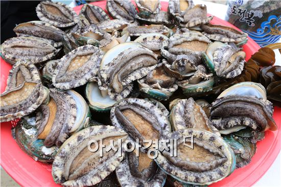 완도군, 전복 건강기능식품 개발 및 인증 박차!