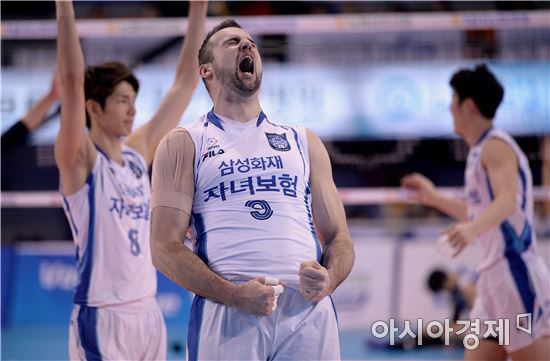 [포토]포효하는 그로저, '플레이오프는 우리가 간다!'