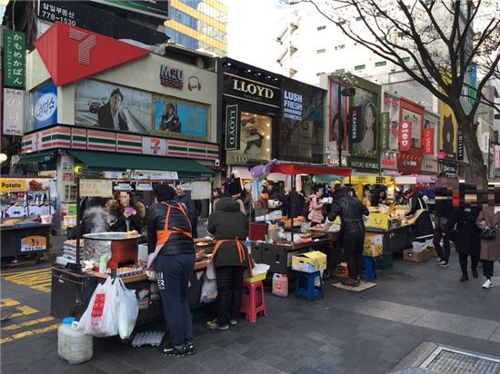 "호객행위 근절"…서울시 주요 관광특구 상인들 자정결의 캠페인