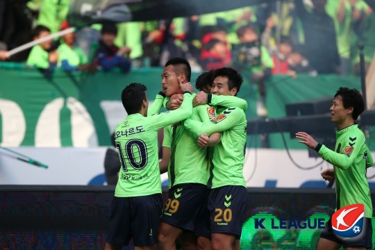 '김신욱 결승골' 전북, 서울 1-0으로 꺾고 개막전 승리 