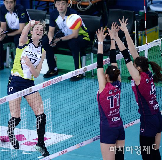 [포토]에밀리, '막아봐'