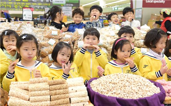 농협유통 "새학기 아이 건강간식 준비하세요"