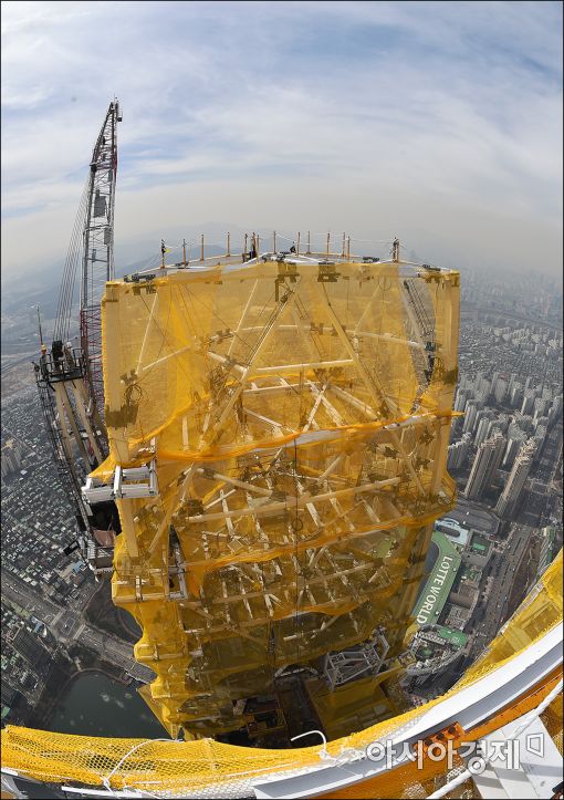 [포토]555미터 최고층을 완성한 롯데월드타워