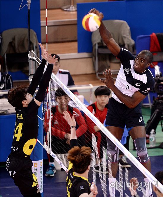 [포토]오레올, '찍어 내리는 스파이크 득점'