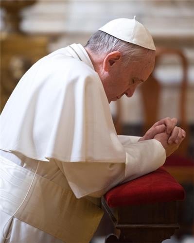 프란치스코 교황, 부활절 앞두고 "테러는 신의 이름 더럽히는 행위" 비난