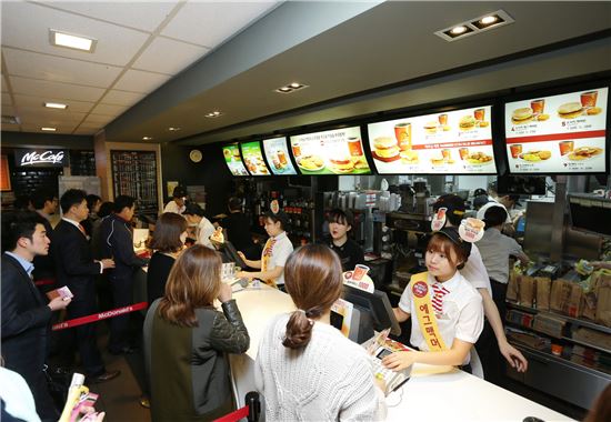 맥도날드, 22일 맥머핀 제공행사 '내셔널 브렉퍼스트 데이' 성황리 종료