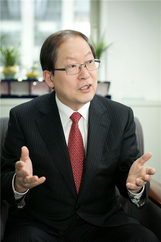 유석쟁 생명보험재단 전무