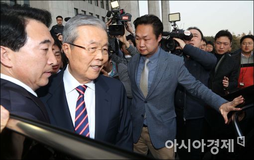 [포토]국회 나가는 김종인 대표