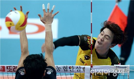 [포토]송희채, '블로킹 뚫었어'