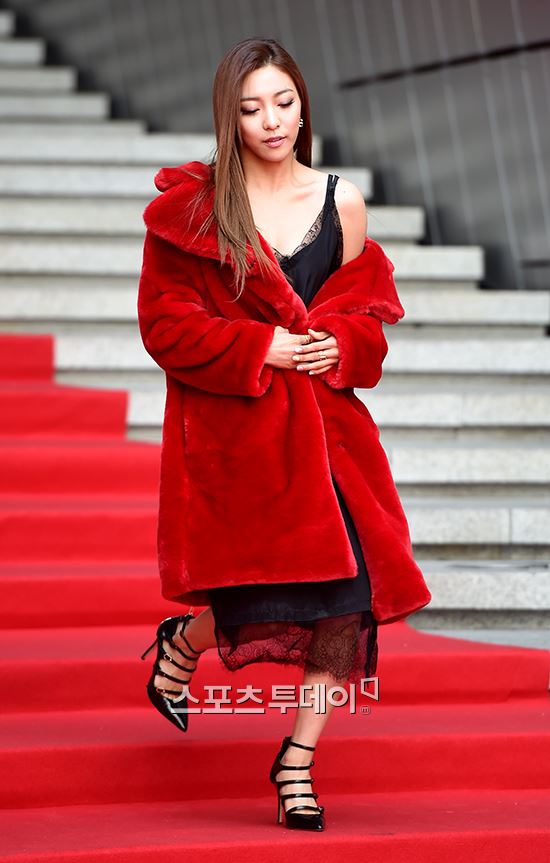 [포토] 에프엑스 루나, 파격적인 란제리 패션