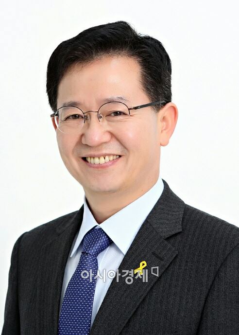 이용빈 후보 ‘시·구의회 청년할당제 도입’