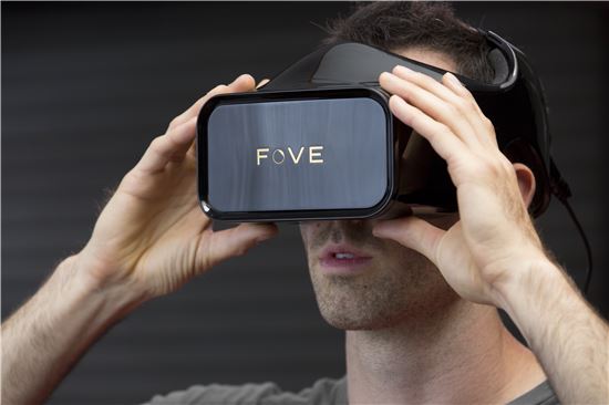 포브(FOVE) VR 헤드셋