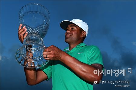 '칼춤 댄서' 피나우 "생애 첫 우승"