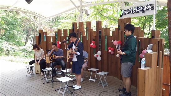 "봄기운 가득한 아차산 숲속 공연장 오세요"