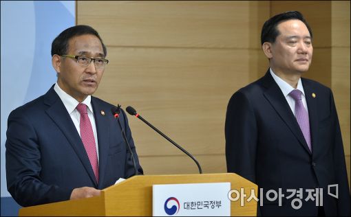 홍윤식 행정자치부 장관. 아시아경제DB