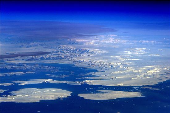 ▲ISS에서 팀 피크 우주비행사가 촬영한 남극대륙.[사진제공=Tim Peake/NASA]