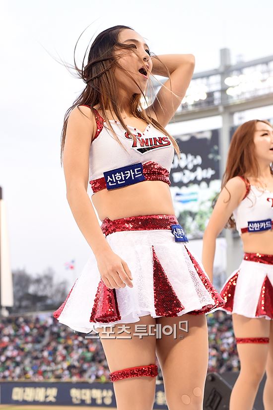 [포토] 치어리더, 카리스마 넘치는 응원