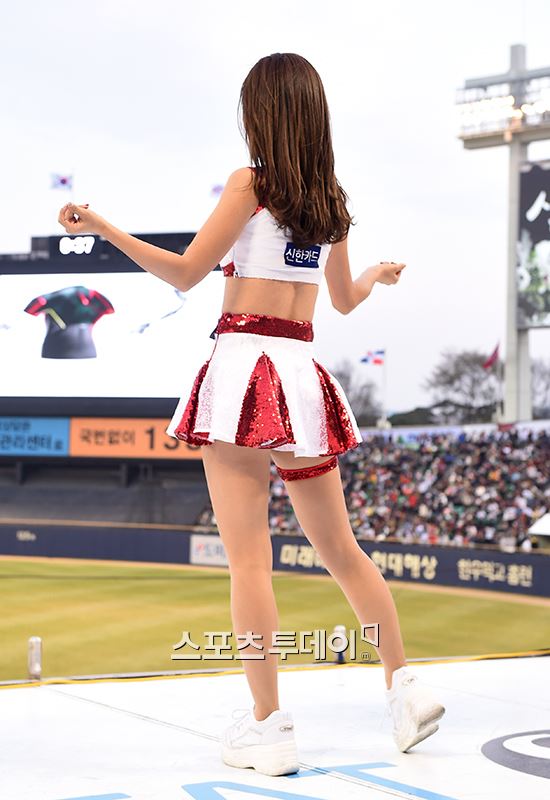 [포토] 치어리더, 군살없는 매끄러운 뒤태