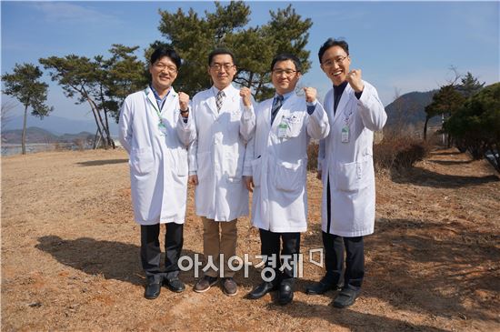 화순보은병원 의료진. 사진은 왼쪽부터 정강영 정신건강의학과 전문의, 강승범 정신건강의학과 전문의(의학박사), 정민규 정신건강의학과 전공의(대표 원장), 김한석 정신건강의학과 전문의. 사진=화순보은병원